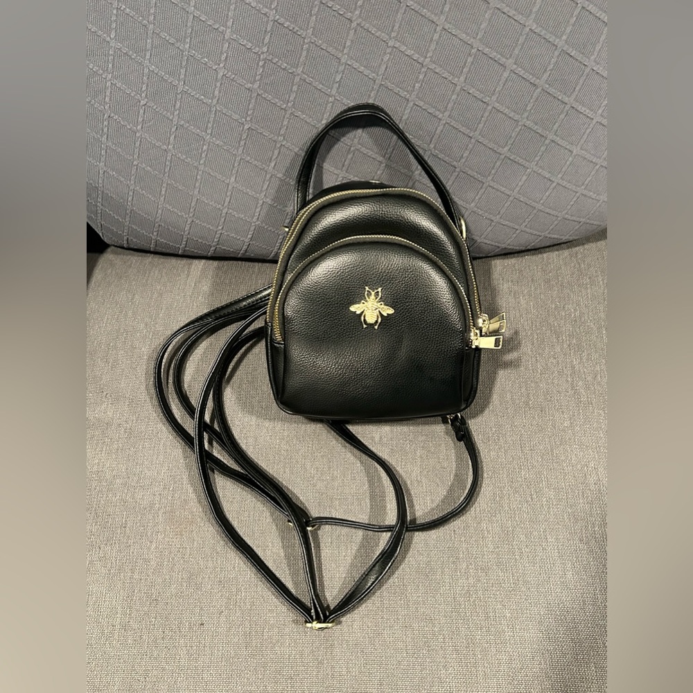Bumble Bee Bag Multicompartment Small Crossbody Purse W/ Removable Strap